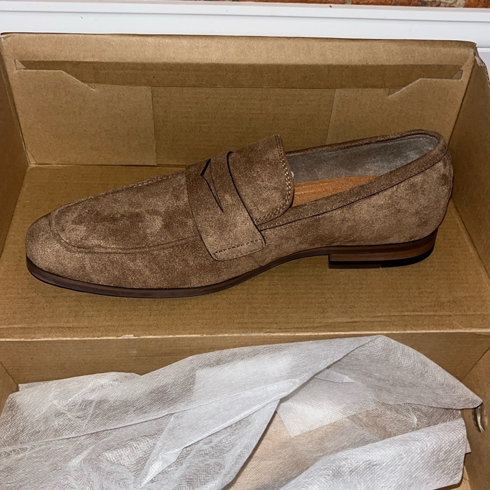 New In Box Ferro Aldo Men’s Suede Dress Shoe